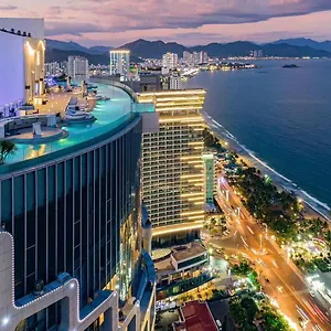 Panorama Beachfront アパート ニャチャン